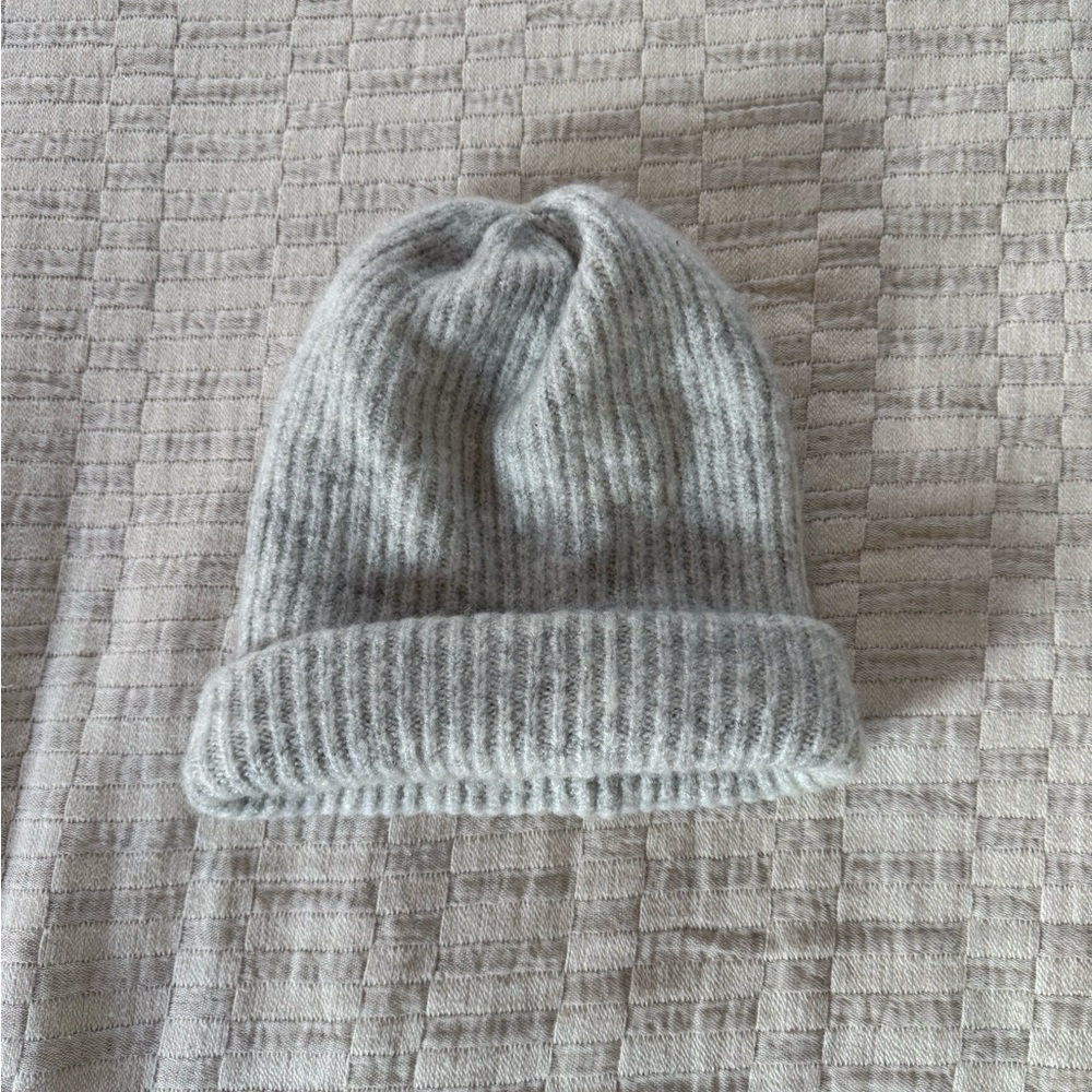 Aerie Soft Gray Knit Hat